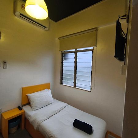 The Serai Cottage Transit Hotel Kampong Gong Badak Habitación foto